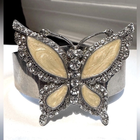🦋 Vintage Stylish 90s Butterfly Silver and Clear Pave Crystal Cuff Bracelet 🦋✨ - Picture 2 of 11